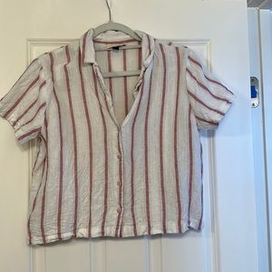 Universal threads cropped button up.